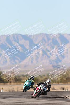 media/Dec-07-2025-CVMA (Sun) [[3e7d2de5dc]]/Race 16-Formula Middleweight/